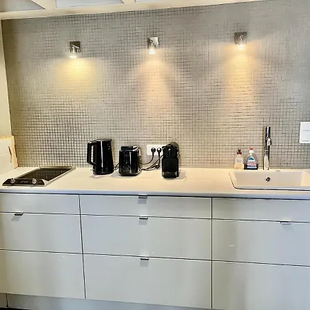 Studio 42, Centre *
